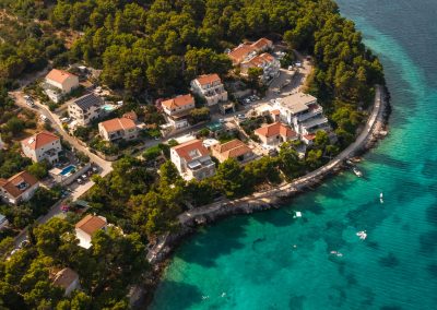 Pogled iz zraka na Lumbardu s našim šarmantnim apartmanom Lumbarda